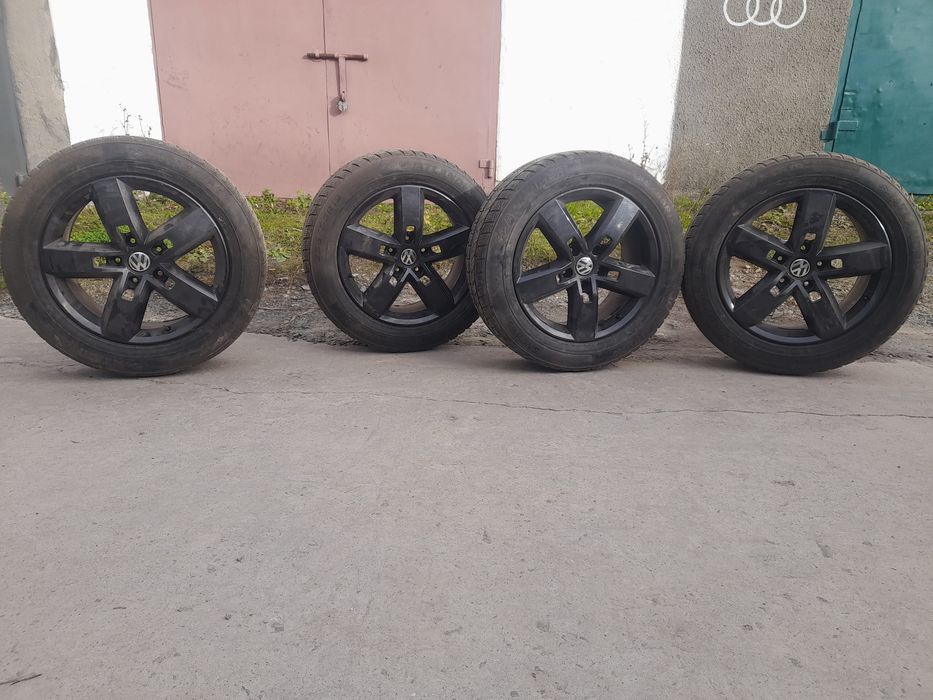 Продам комплект дисків з резиною на туарег