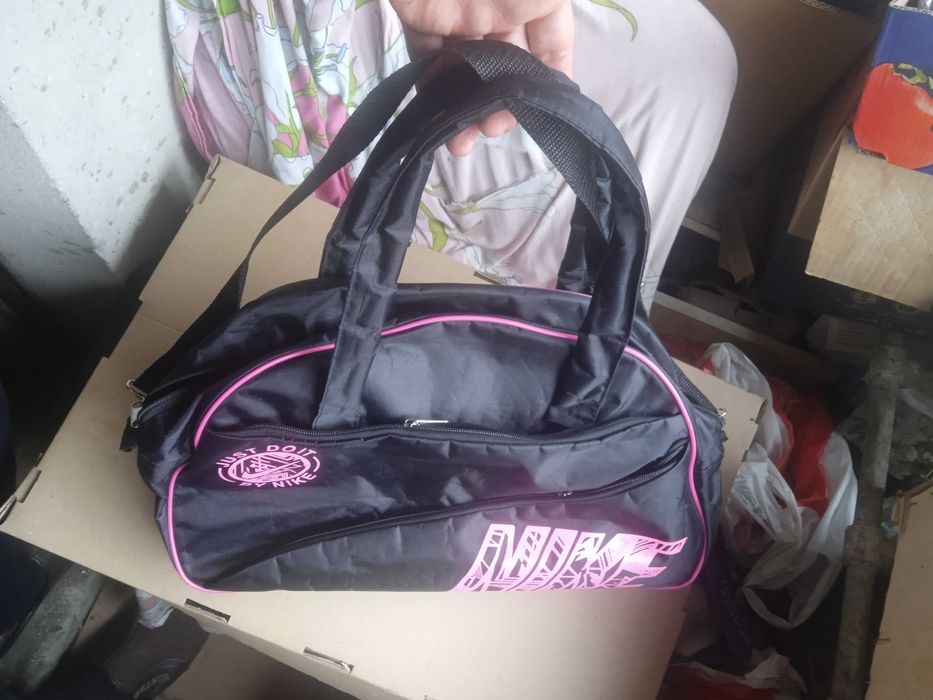 Сумка спортивная NIKE just do it размер 42*26*10 примерно на 10 литров