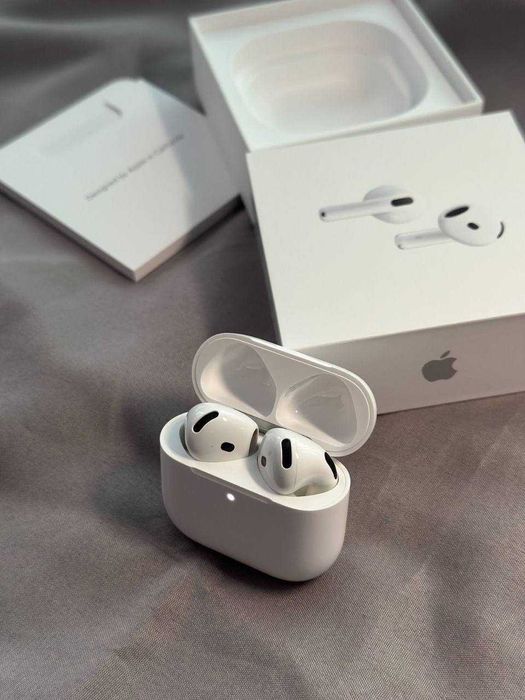 Навушники Apple AirPods 2 with Charging Case