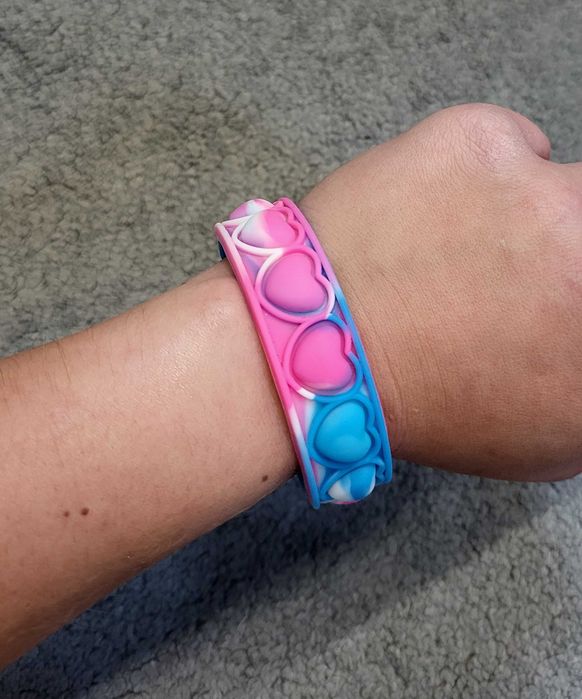 Bransoletka serduszka pop it