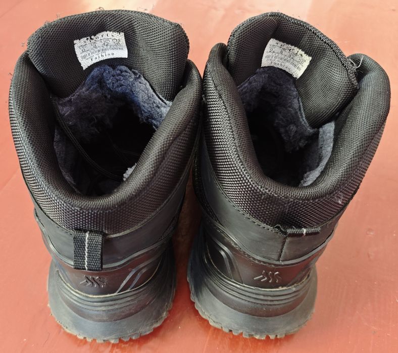 Зимові черевики (кросівки)