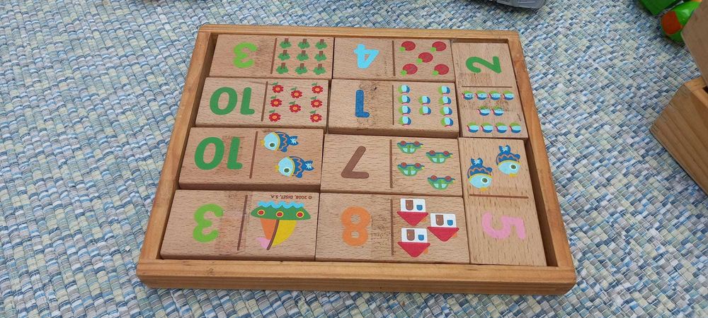 Jogos/dominós de Madeira