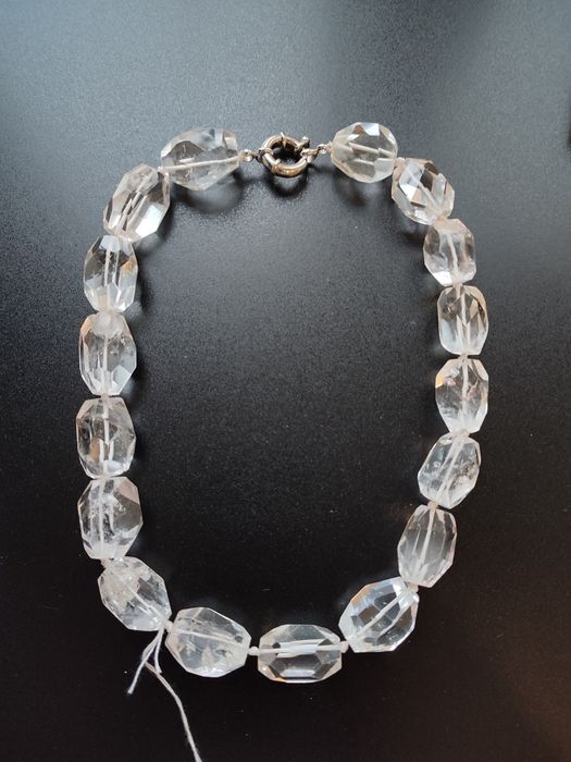 Бусы из горного хрусталя