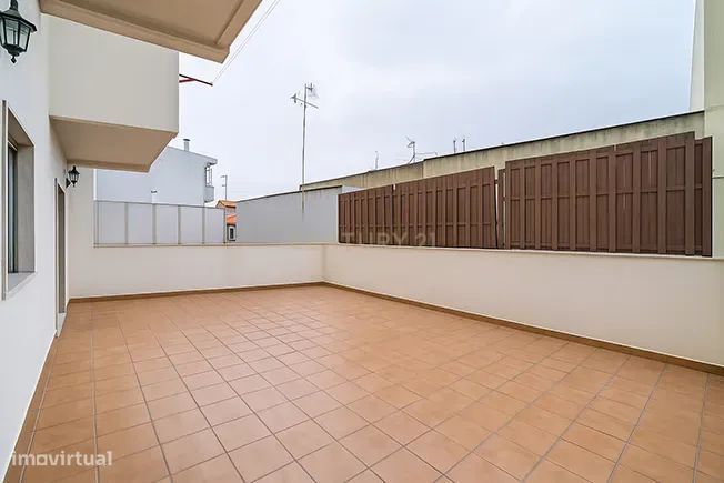 T3 com terraço no centro de Corroios