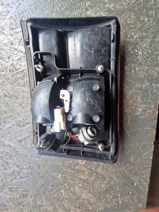 Lampa Lewy Tył Klapa Kombi TOYOTA CARINA E T19