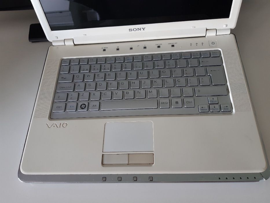 Portátil Sony Vaio VGN Branco