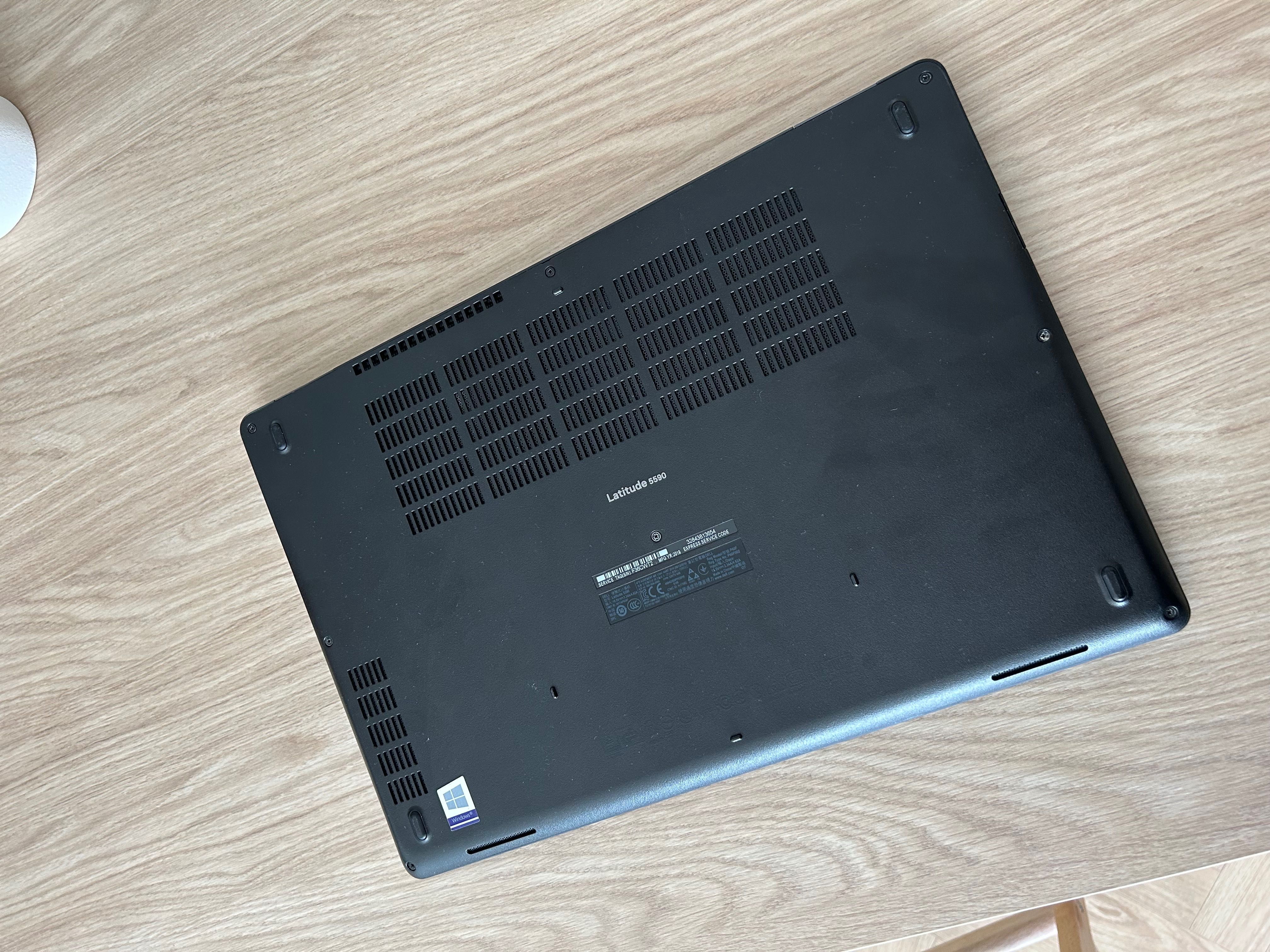 Laptop Dell Latitude 5590