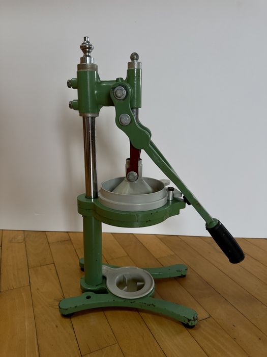 Wyciskarka do granatów i soków izraelskiej firmy Zakseberg