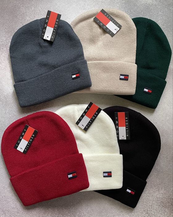 Шапки Tommy Hilfiger в кольорах