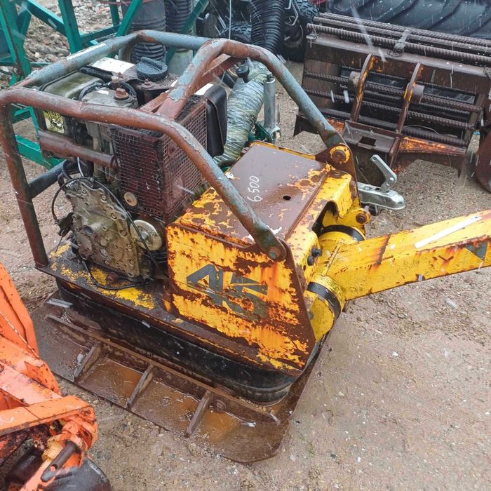 Zageszczarka  Vib bomax At 45-550 kg