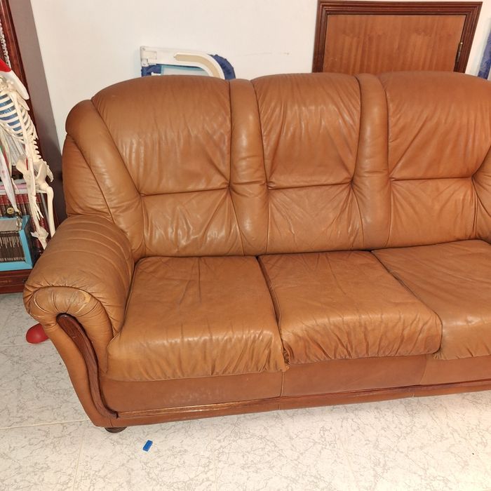 Sofa em pele jenunina