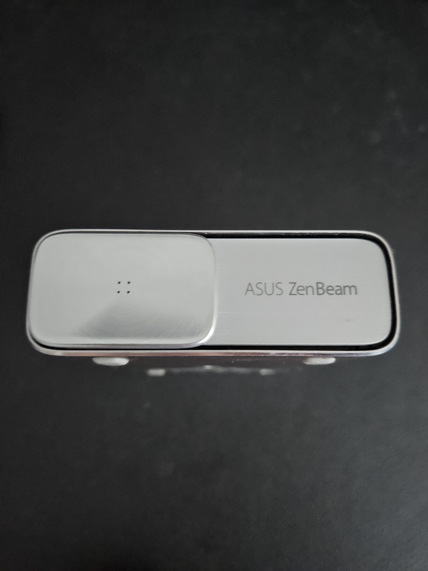 Projektor akumulatorowy Asus zenbeam E1