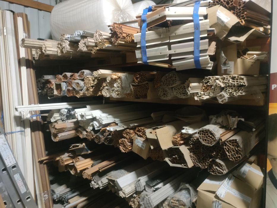 Wyprzedaż Listwy przypodłogowe pcv