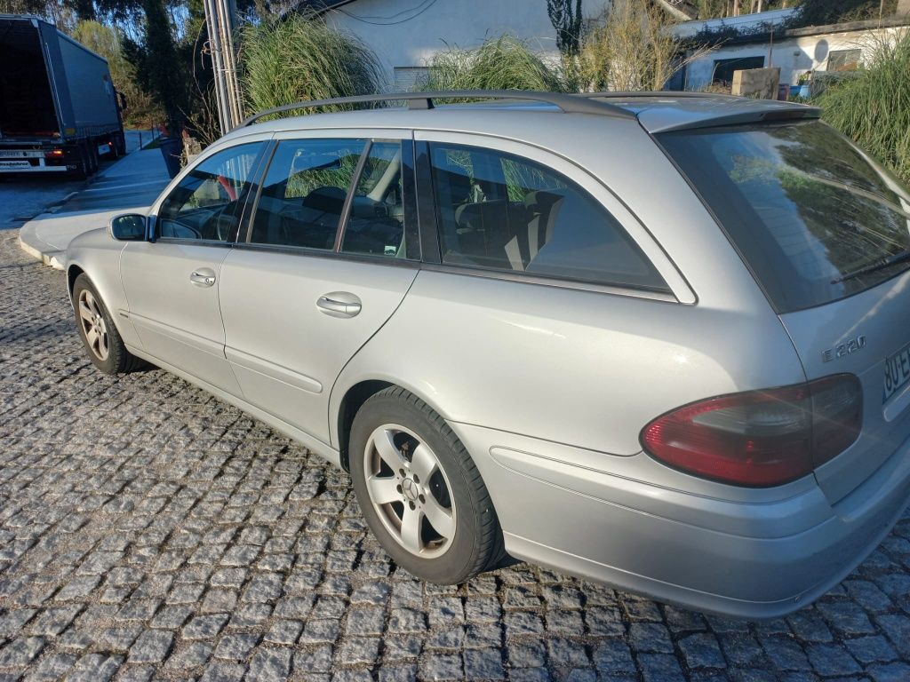 Mercedes Benz E220