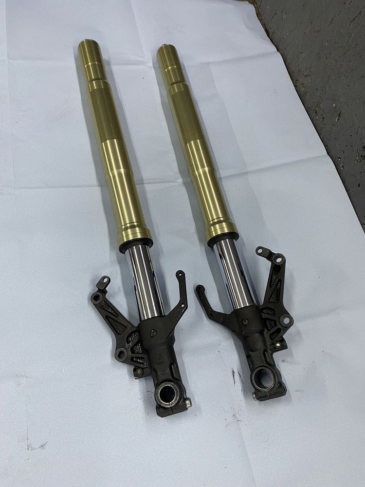 Lagi yamaha r1 rn09 złote