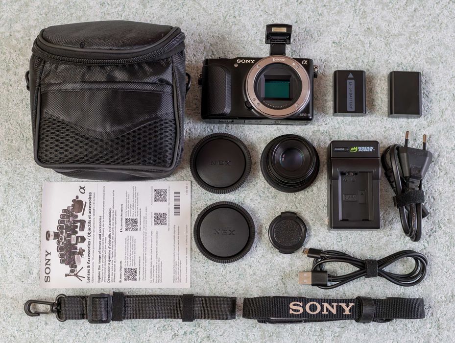 SONY NEX-3N + объектив f/1.6 35mm • APS-C 16,1 Мп • RAW • Идеал. сост.