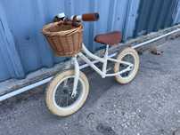 Bicicleta e Capacete Banwood