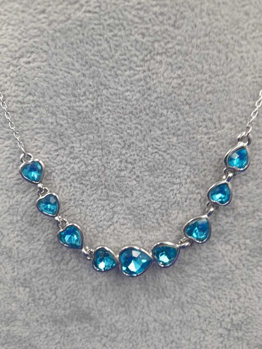 nowy  naszyjniczek z błękitnymi cyrkoniami