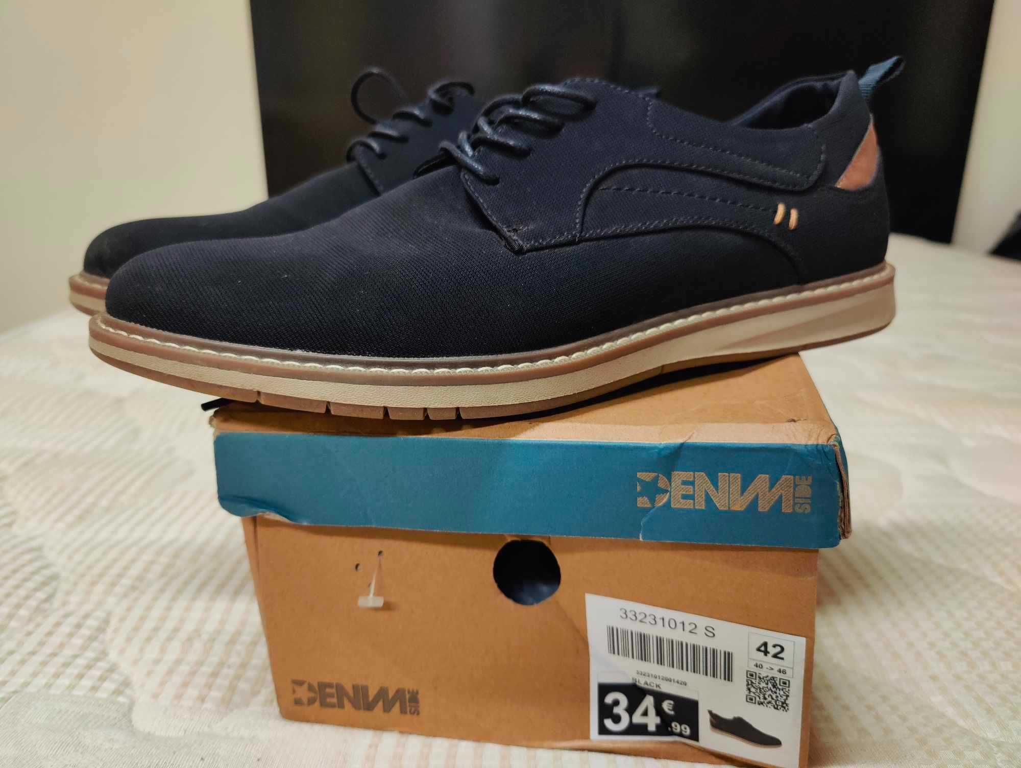 Sapatos pretos novos, tamanho 42