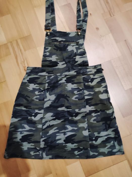 Spódniczka Moro na szelkach