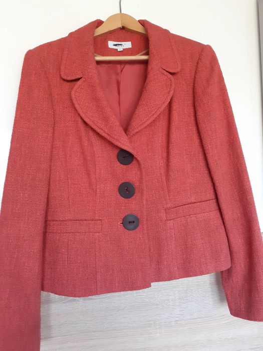 Koralowy żakiet firmy NEXT