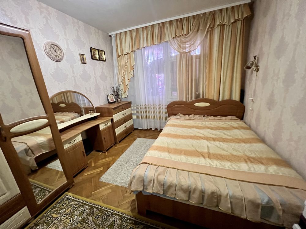 Вживані меблі у спальню