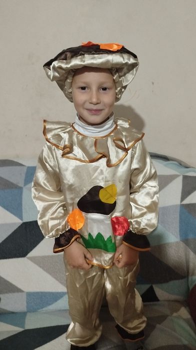 Дитячі святкові костюми