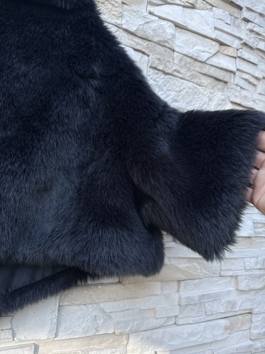 Narzuta futerkowa na suknie bolerko firmy NEXT szal kurtka