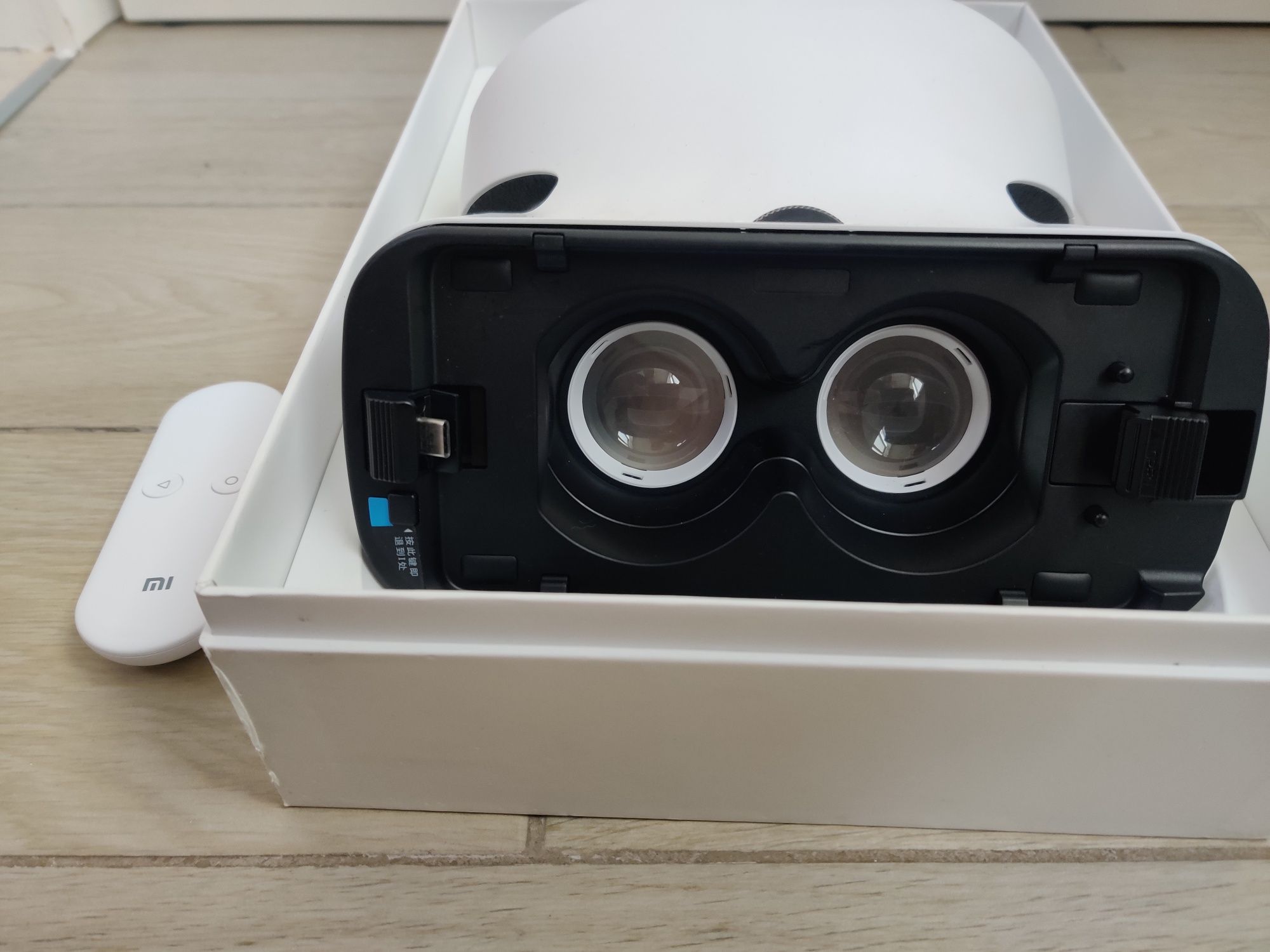 Шлем виртуальной реальности Xiaomi Mi VR MiV1 White RGG4021CN