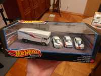 Hot Wheels Premium Diorama BMW