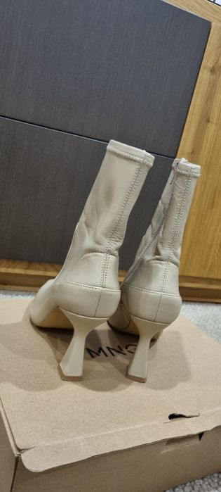 Botins cor Nude Novos