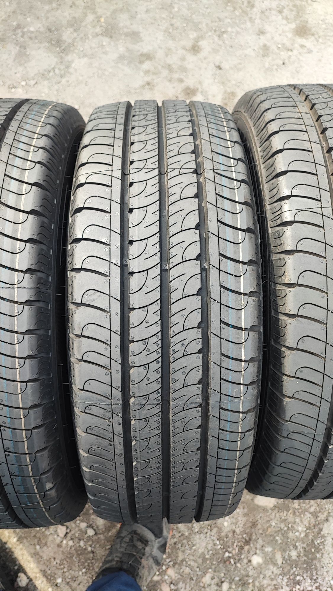 Komplet opon letnich 215/65/15C GoodYear EfficientGripCargo Nowe 23rok