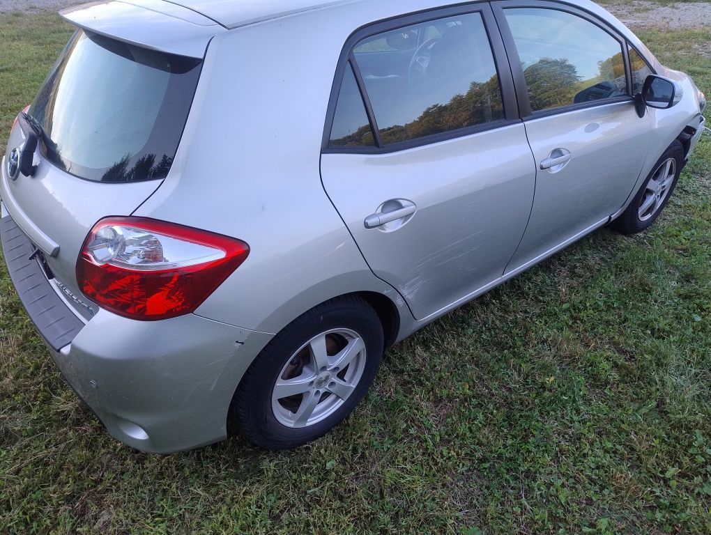 Toyota Auris Hybrydowo-benzynowa
