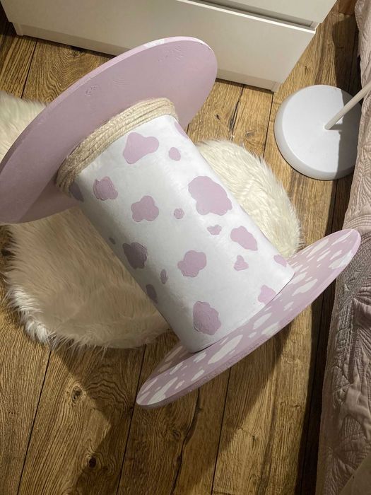 Dwustronny stolik dzieciecy ze szpuli