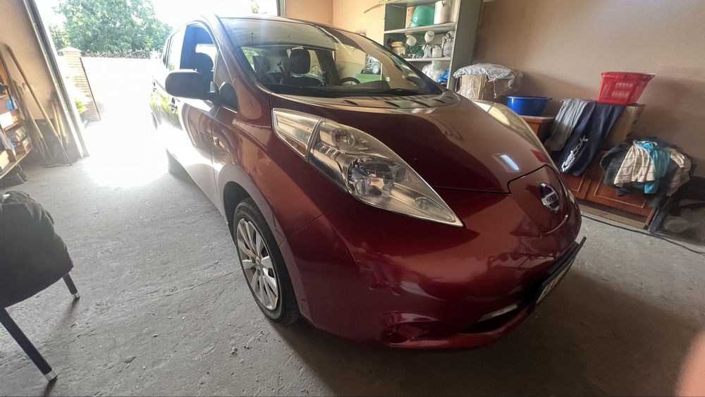 Продам Nissan leaf