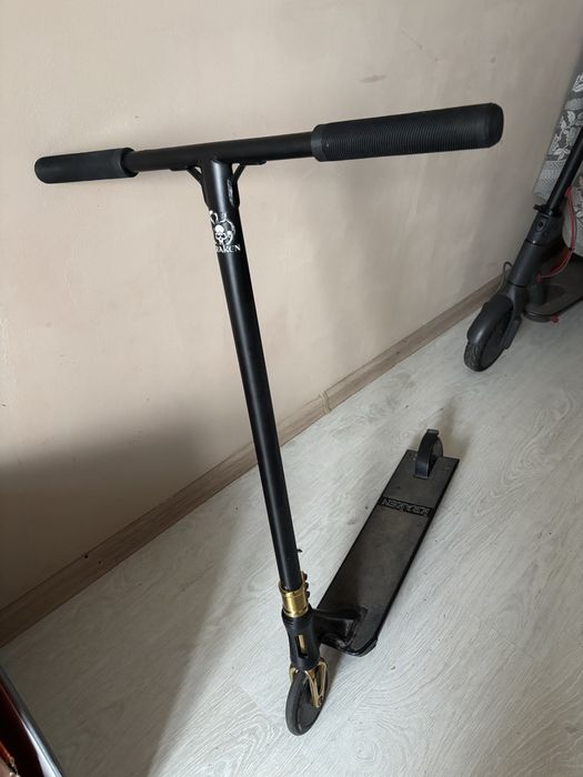 Трюковий самокат Movino Kraken