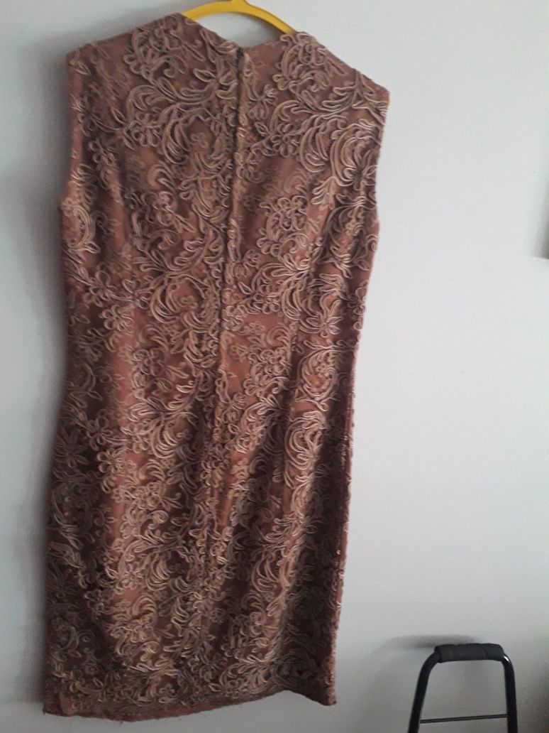 Conjunto casaco e vestido mulher (Ler anuncio)