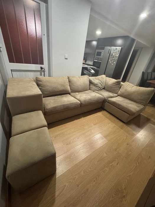 Sofá com chaise longue