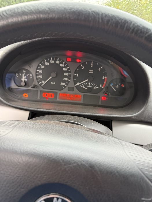Sprzedaję samochód BMW e46
