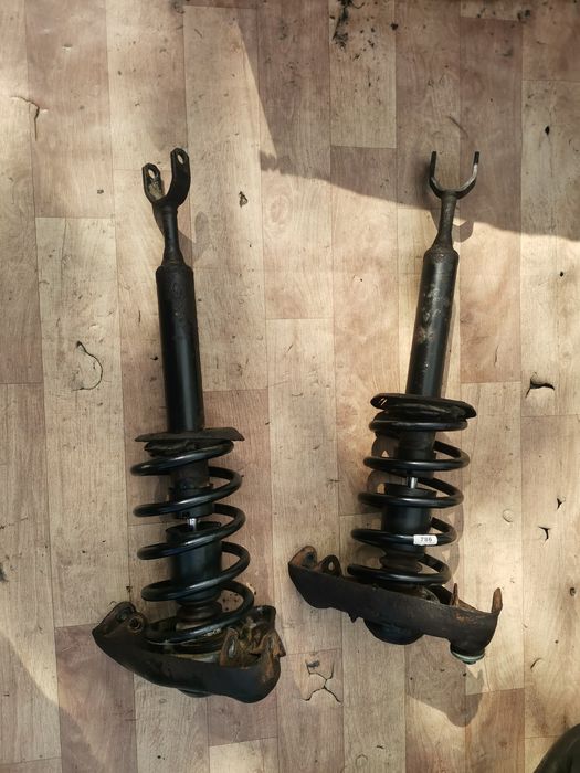 VW Passat B5 Amortyzatory przód sprężyny  komplet