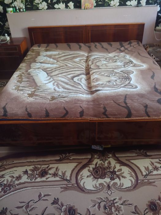 Продам ліжко (спальня)