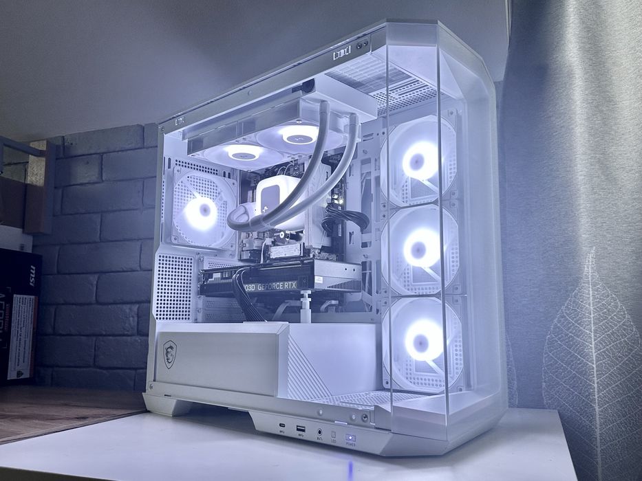 Biały Komputer RTX 5060 Ryzen 5 Akwarium Gamingowy do Gier FV23% Nowy