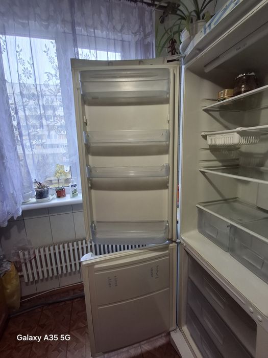 Хололильник Indesit