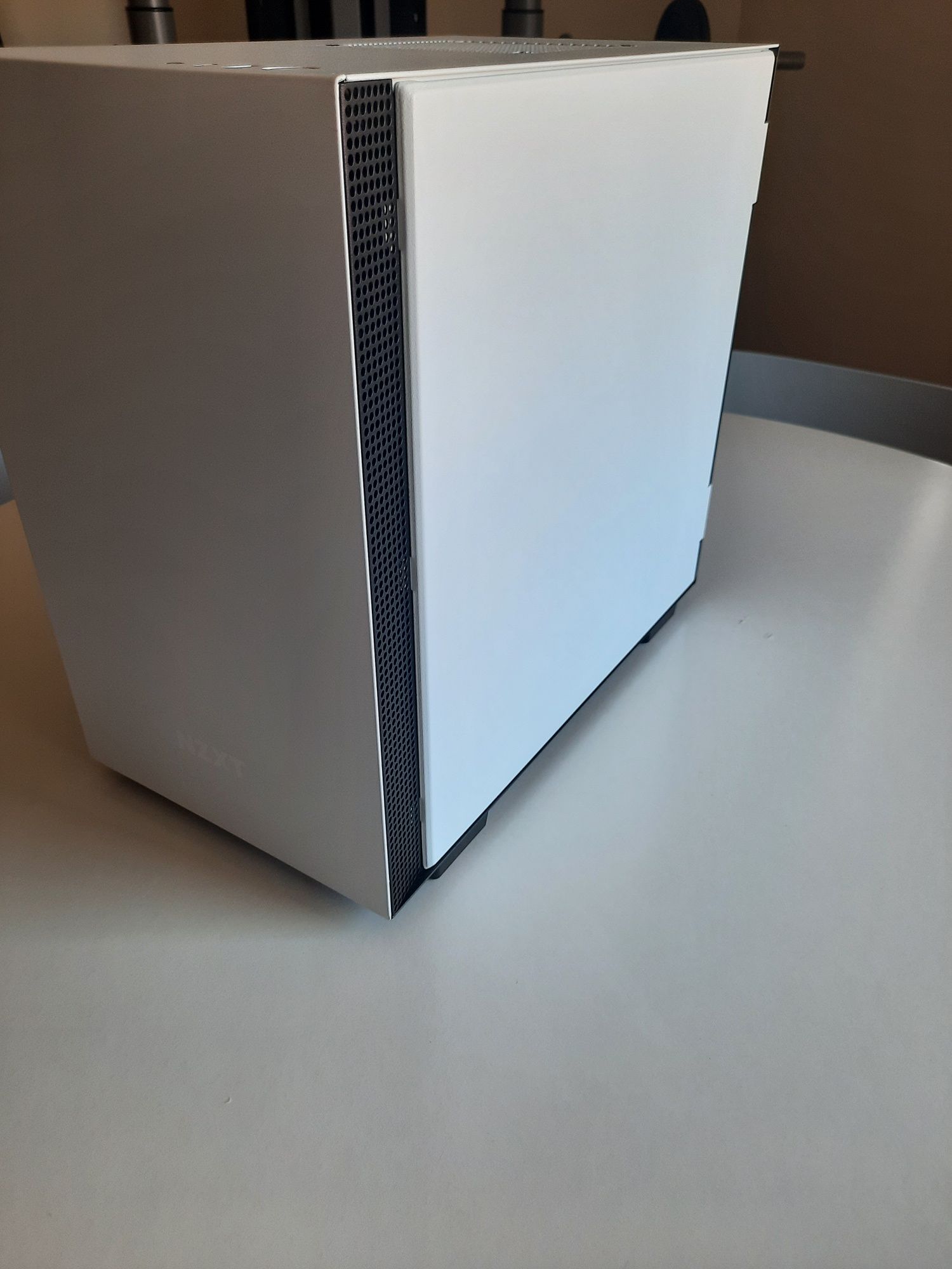 Caixa NZXT H210 branca