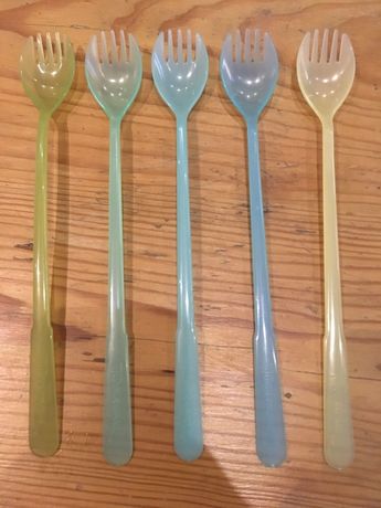 5 garfos longos tuperware coloridos