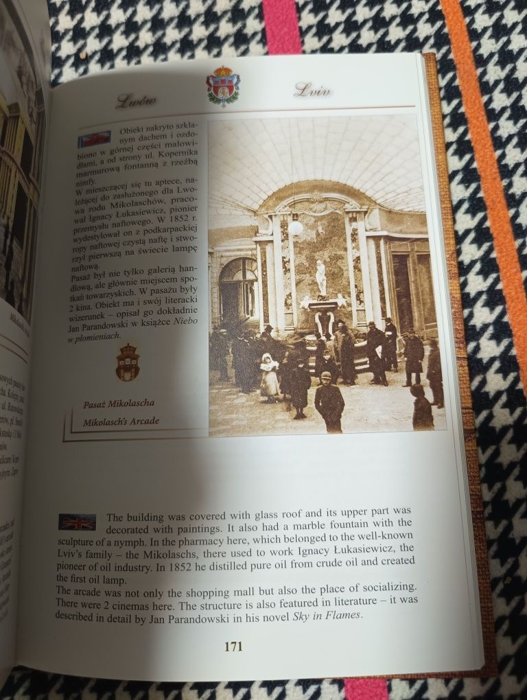 Kraków i Lwów w pocztówkach