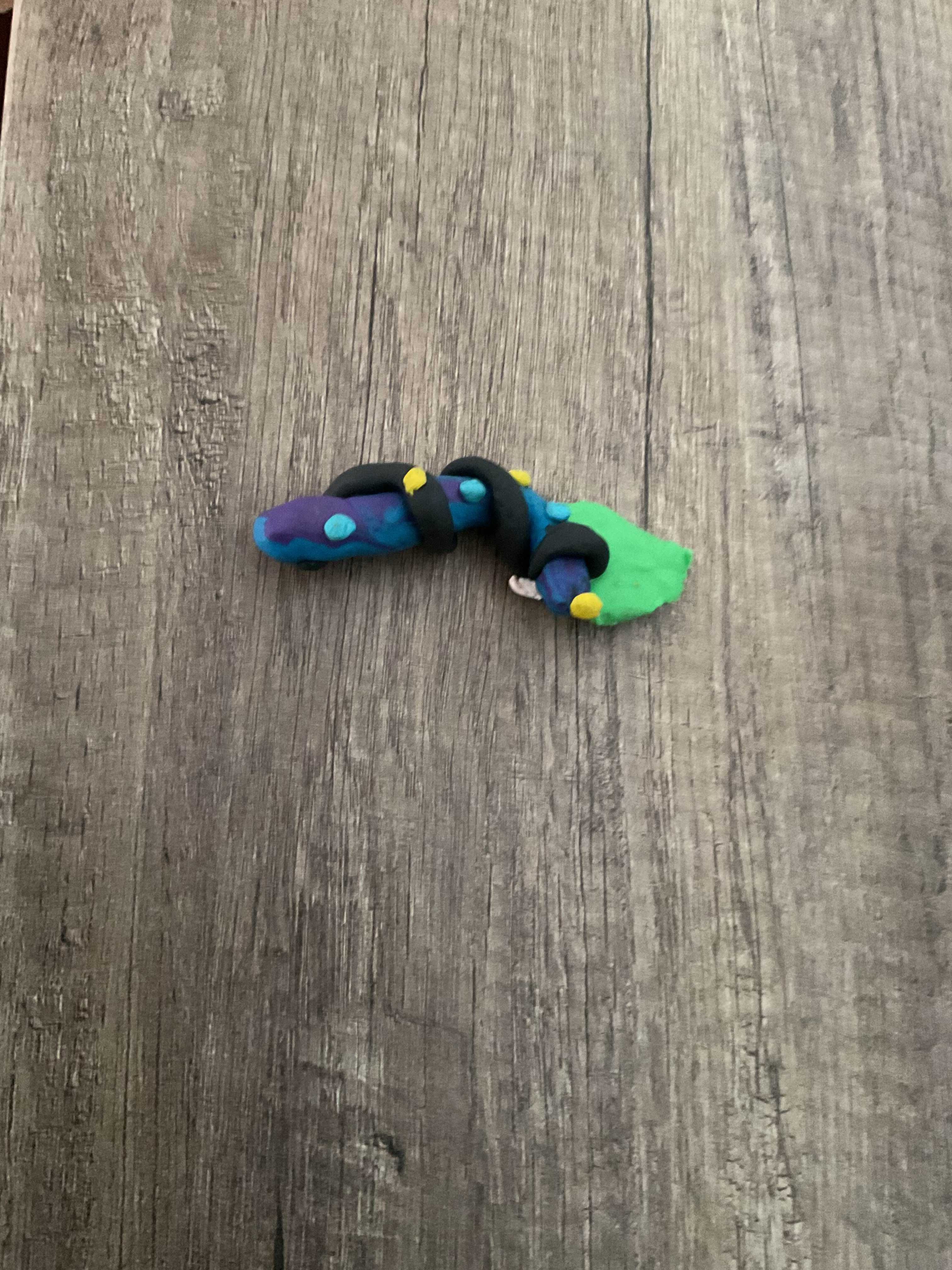 Kilof fortnite "minty axe" (z plasteliny)