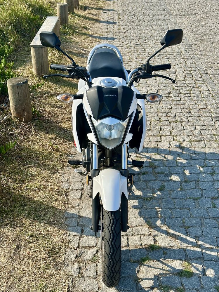 Moto Honda CBF 125 de 2018 (GLR125)