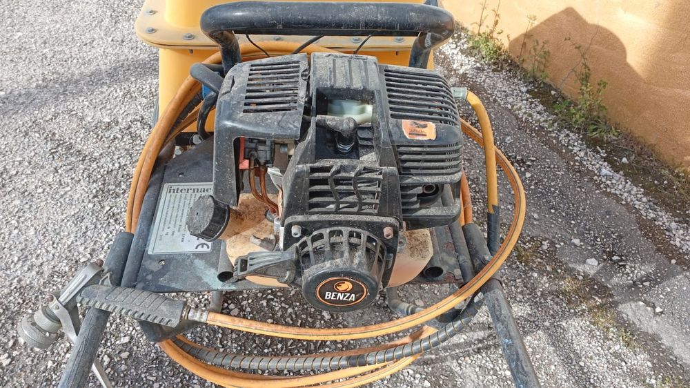 Pulverizador a gasolina com duas rodas