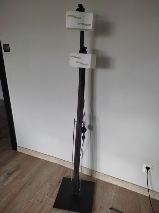 Lampa stojąca z dwoma kloszami